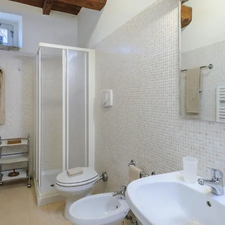Villa Romana 20, Emma Calcinelli