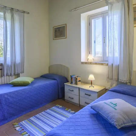 וילה Romana 20, Emma